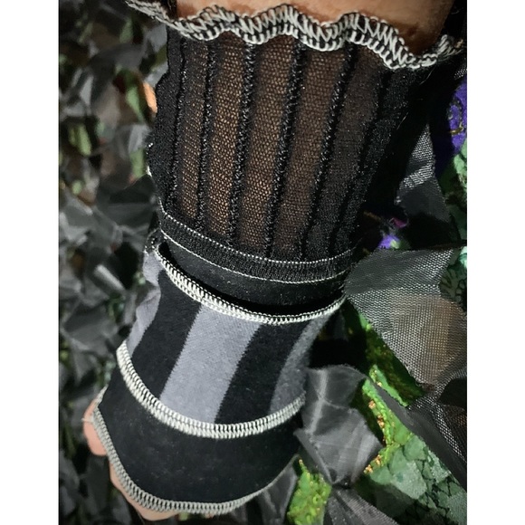 ⭐️SALE⭐️Y2K OOAK Custom Handmade pair of Glove-y Cuffs - Picture 3 of 3